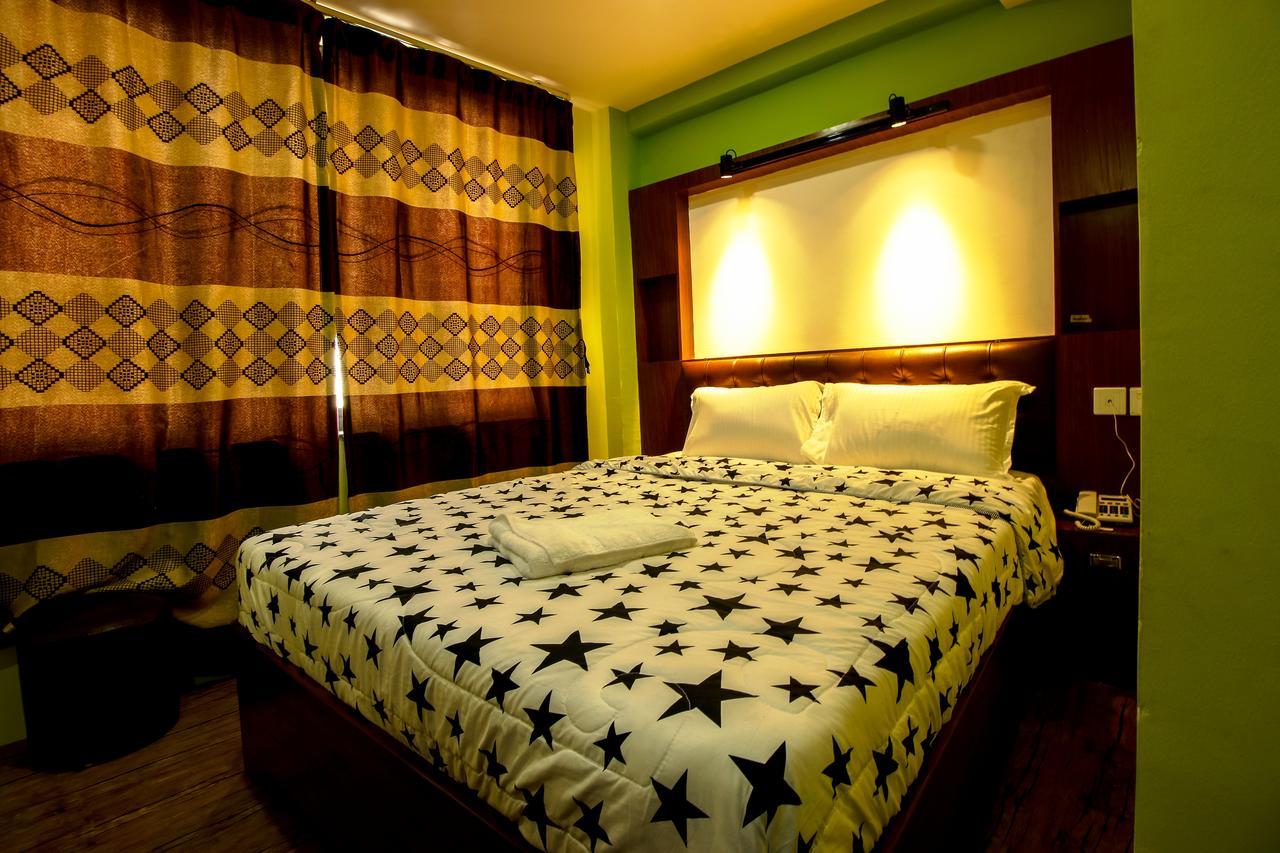 Everest Holiday Inn Kathmandu Exterior foto