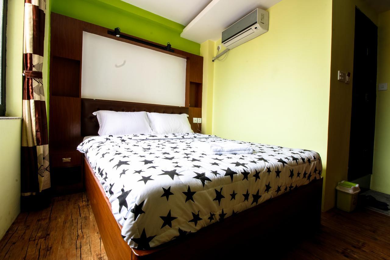 Everest Holiday Inn Kathmandu Exterior foto